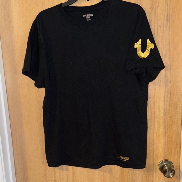 True Religion Black and Gold Men's T-Shirt - Picture 1 of 4